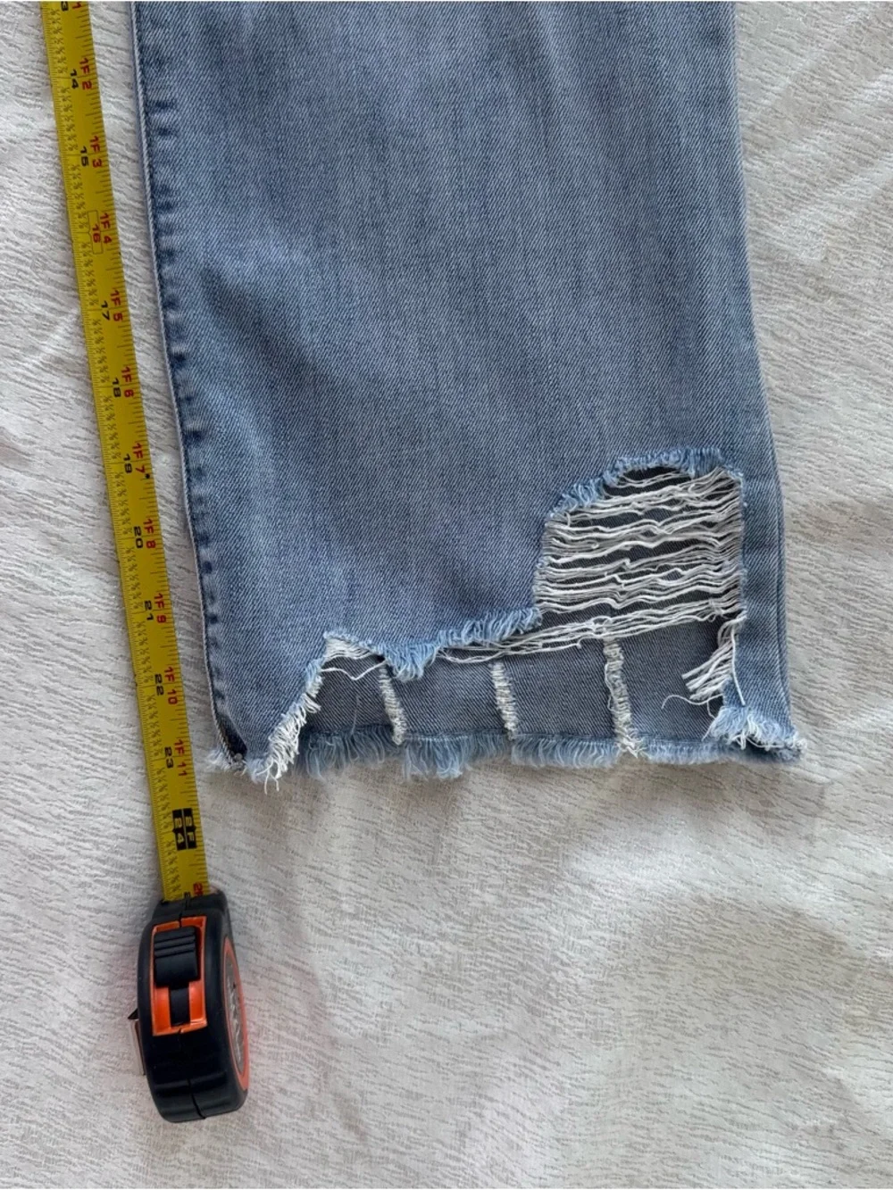Rewash High‎ Rise Distressed Jeans Size 7 28 Cropped Raw Hem Light Wash Denim
